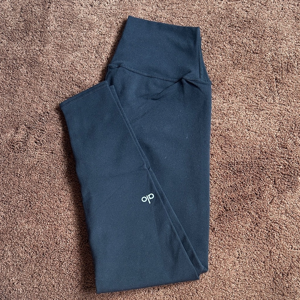 ALO Yoga Black Leggings Airbrushed